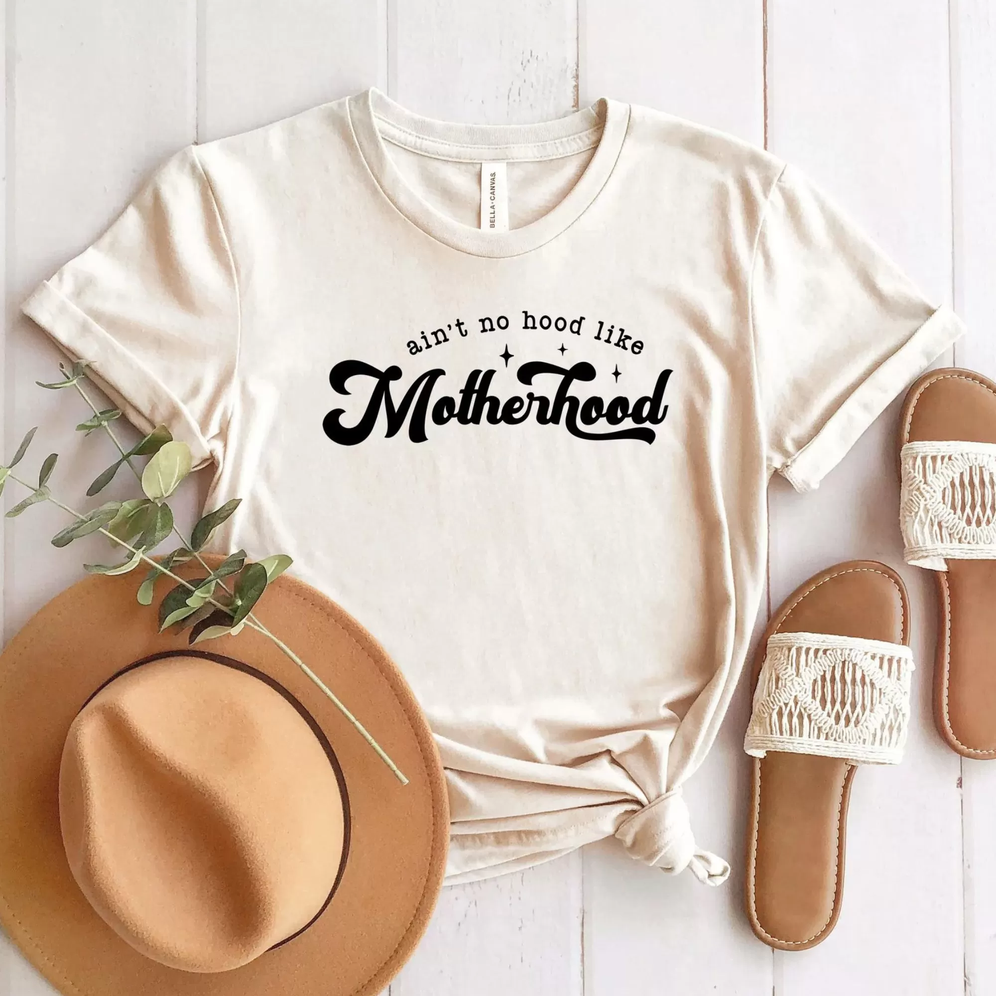 Ain't No Hood Like Motherhood Women's Graphic Tee, Cream