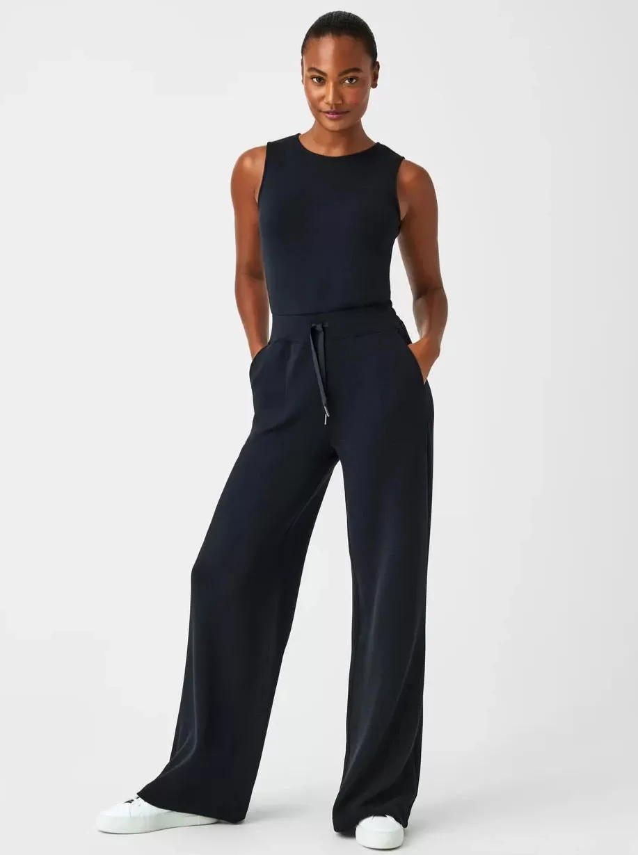 AirEssentials Sleeveless Jumpsuit - Very Black