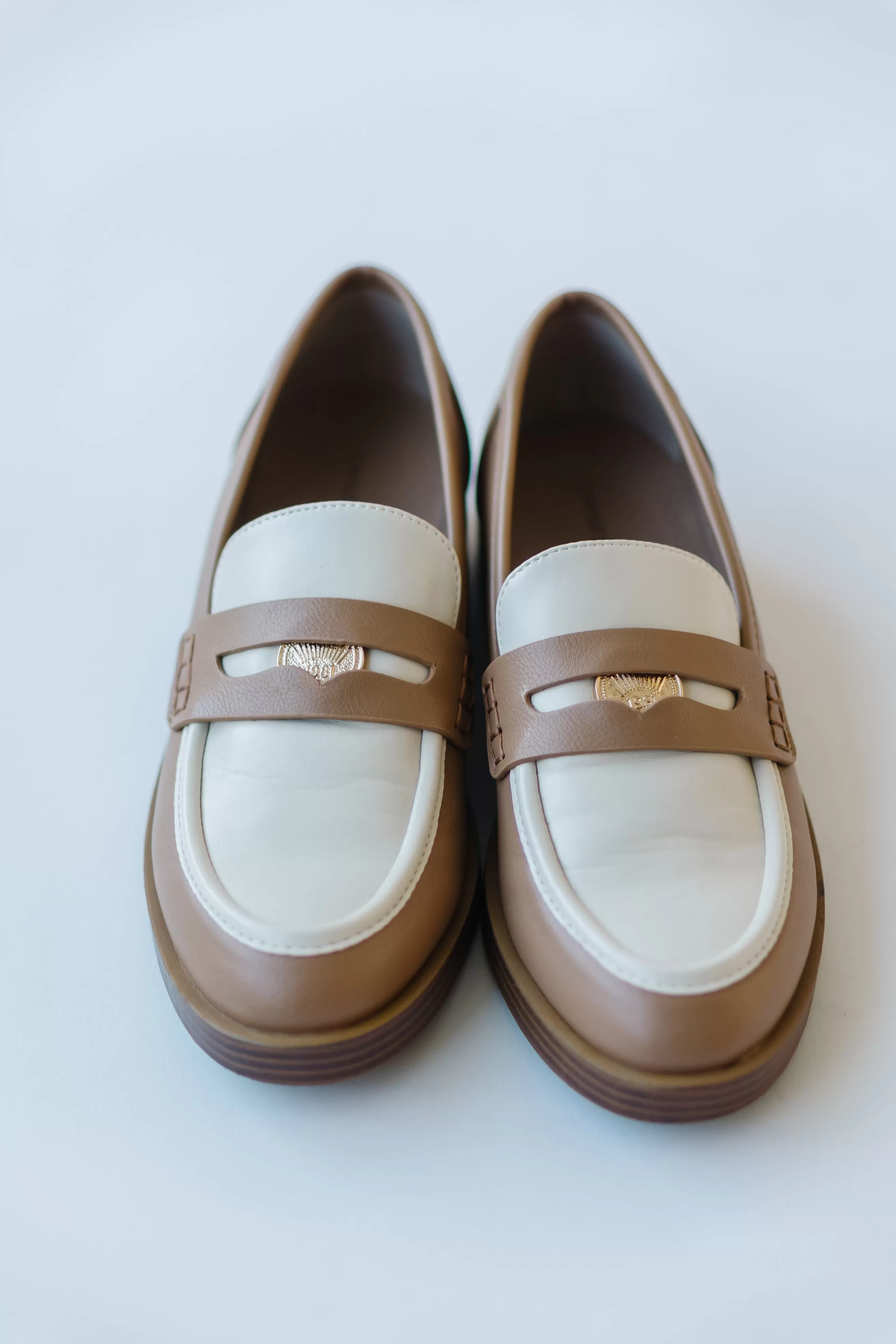 Chinese Laundry: Porter Loafer in Bone   Camel