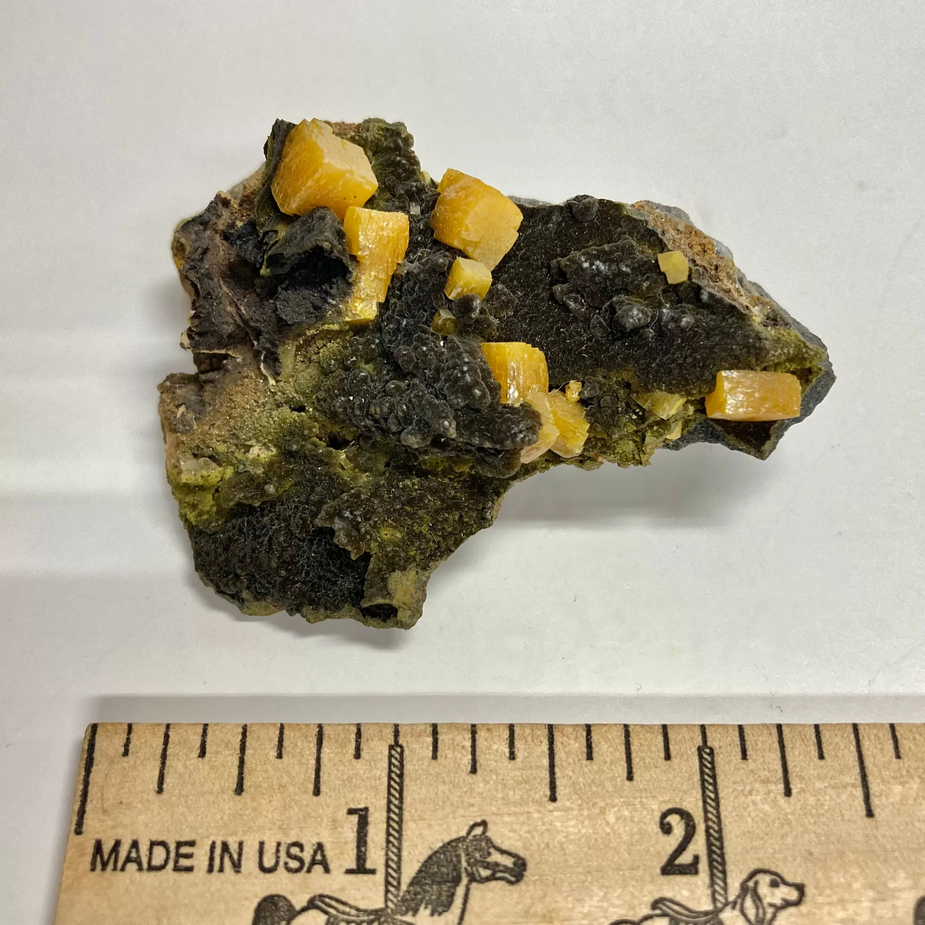 Wulfenite-Mimetite